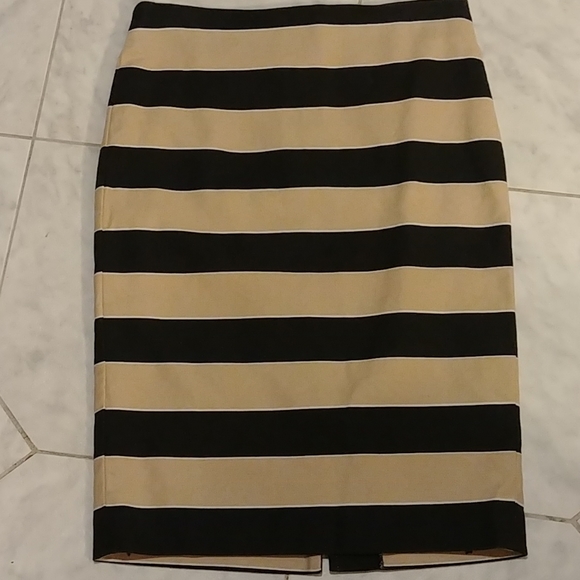 LOFT Dresses & Skirts - LOFT lined pencil skirt